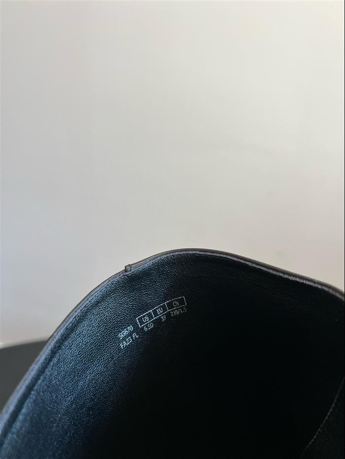 2025112817301965 540